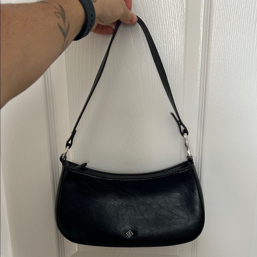 Elegant Black Shoulder Bag